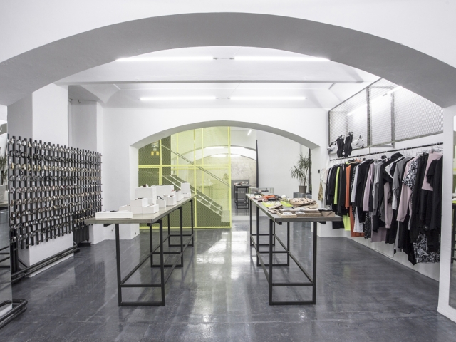 Dark_concept_store
